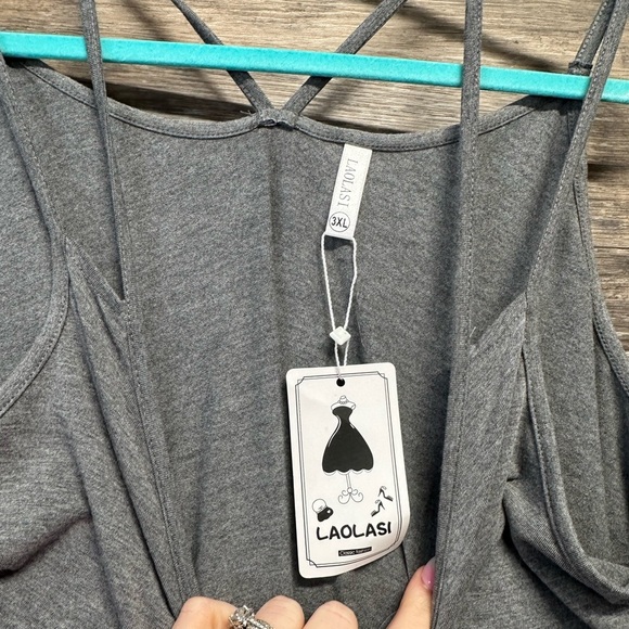 Laolasi Gray Sleeveless Flowy Tank Top with Relaxed Fit - Picture 3 of 3